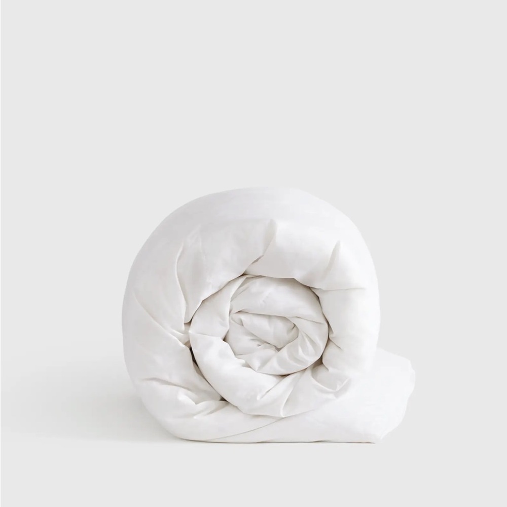 QUINCE Premium Down Alternative Comforter Full Queen All Season White